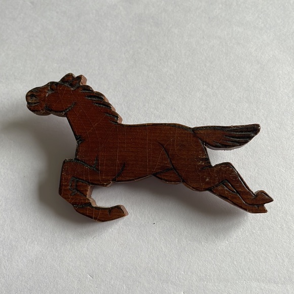 Vintage Hand Carved Hand Crafted Wood Horse Equestrian Pin Brooch Folk Art - Picture 6 of 12